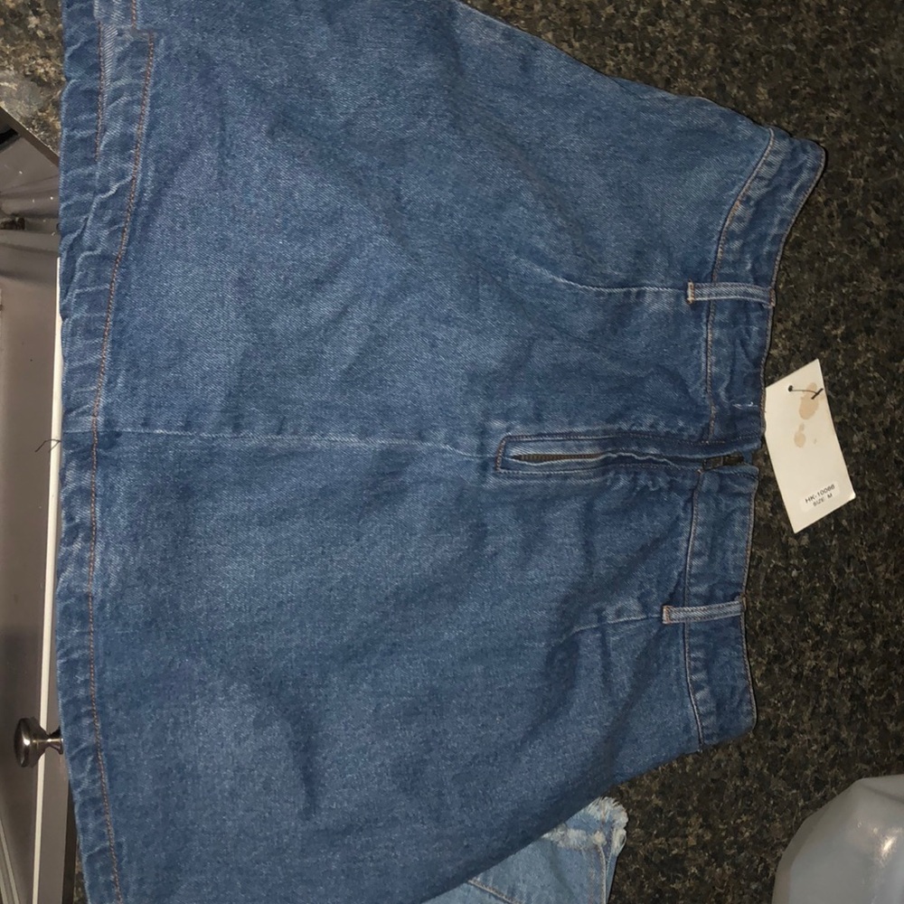 Cute jean skirt!!